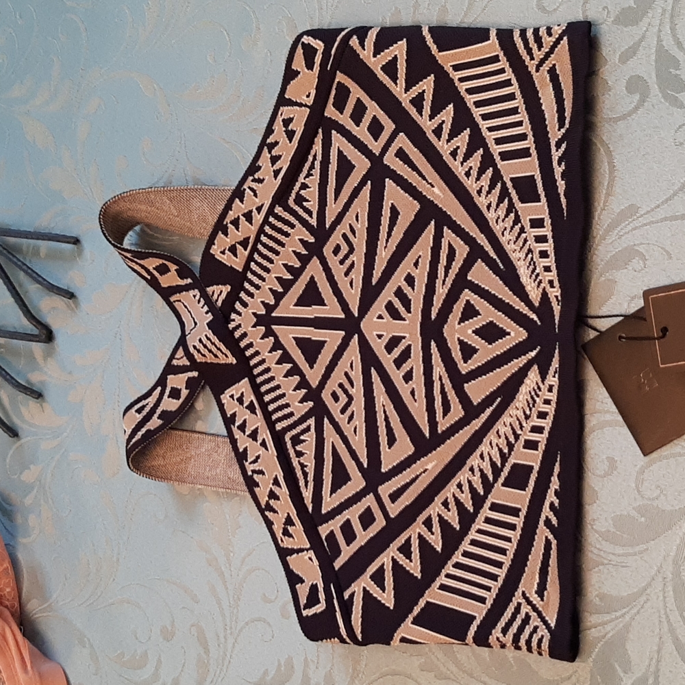 BCBG top. NWT .xs